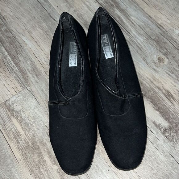 Munro walking  wedge 9.5 - Picture 2 of 3